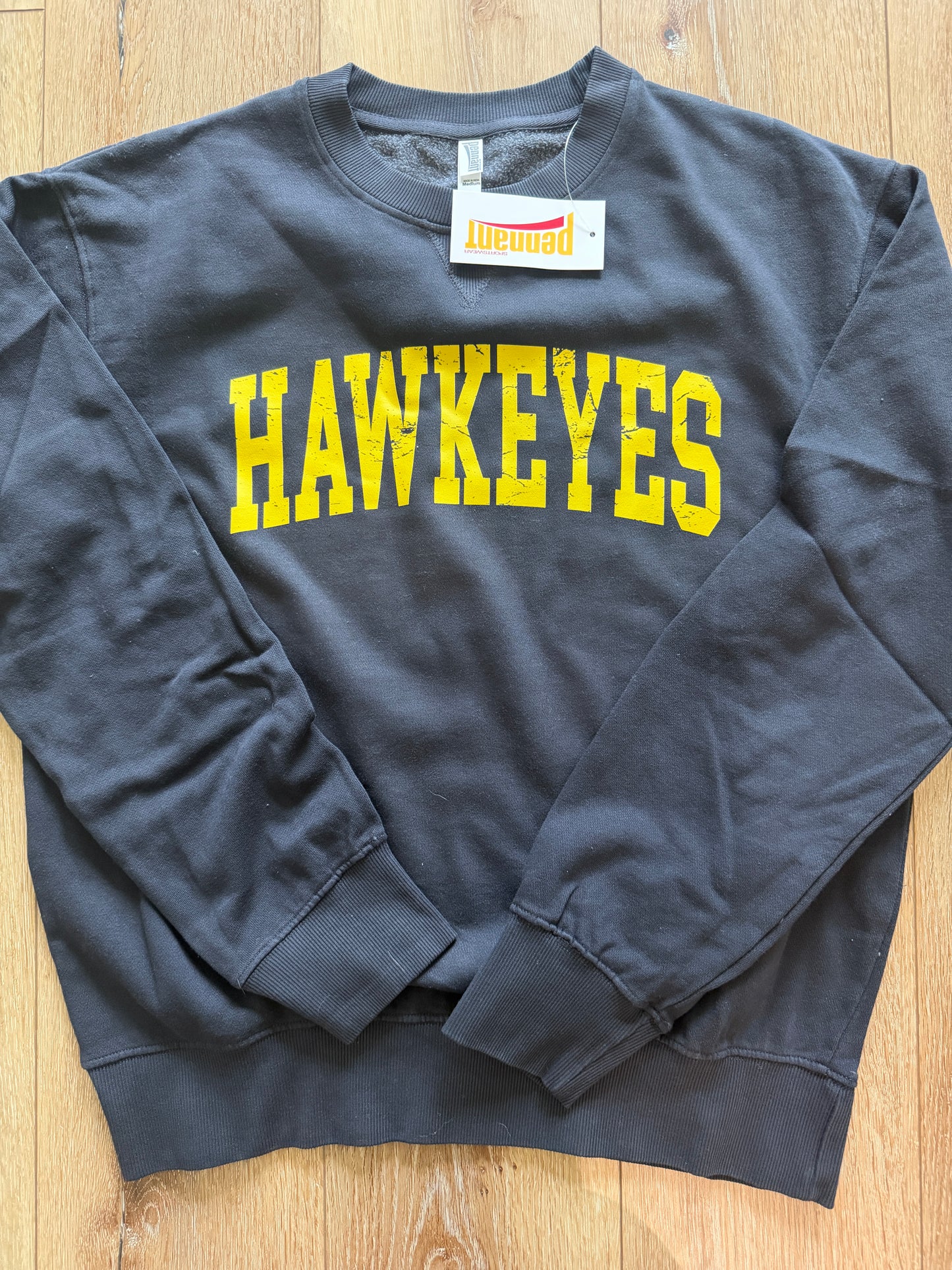 Medium Pennant brand crewneck