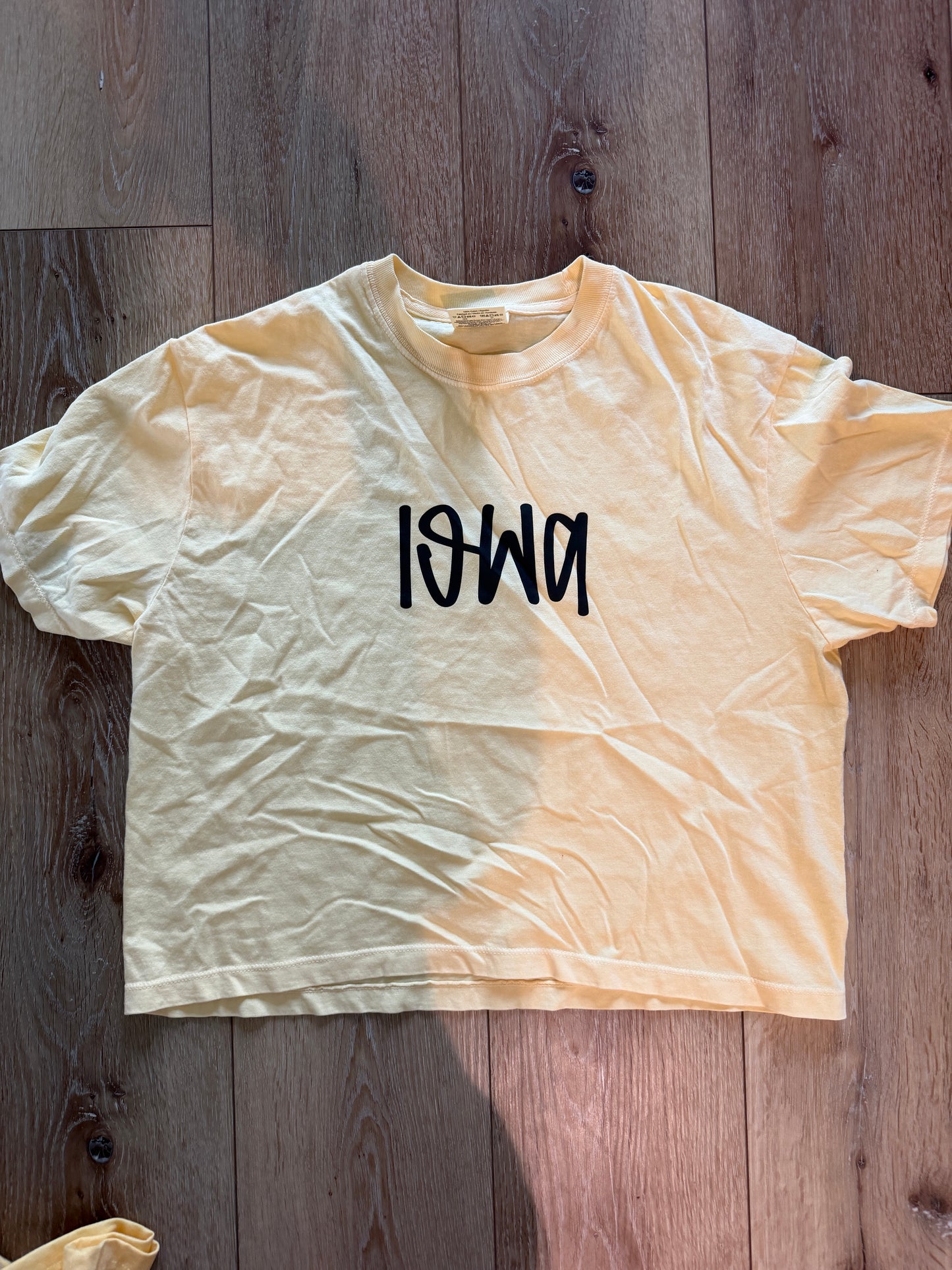 Comfort Colors Mom Crop Size Medium