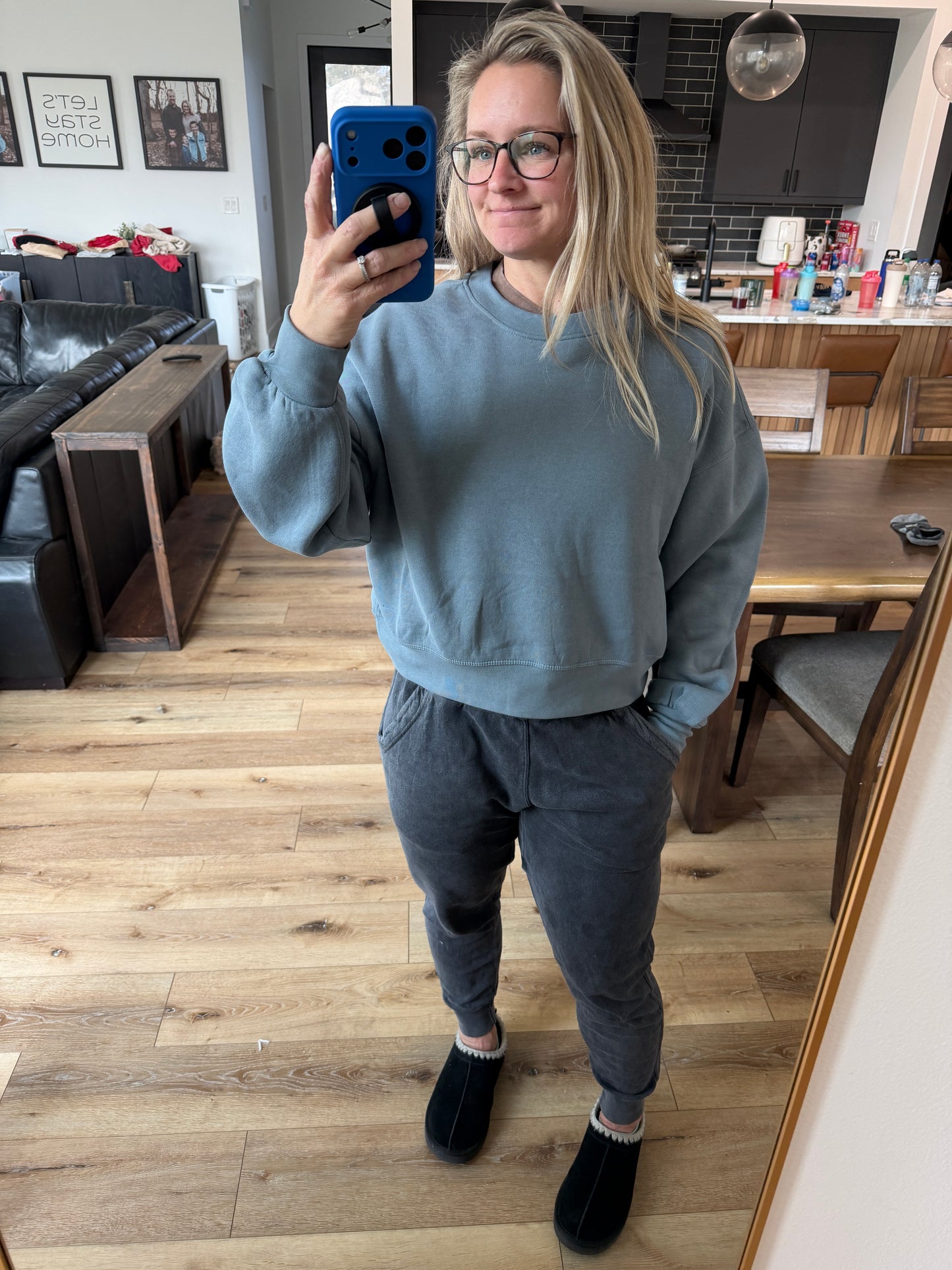 Pennant Womens Crewneck (slightly croppped)